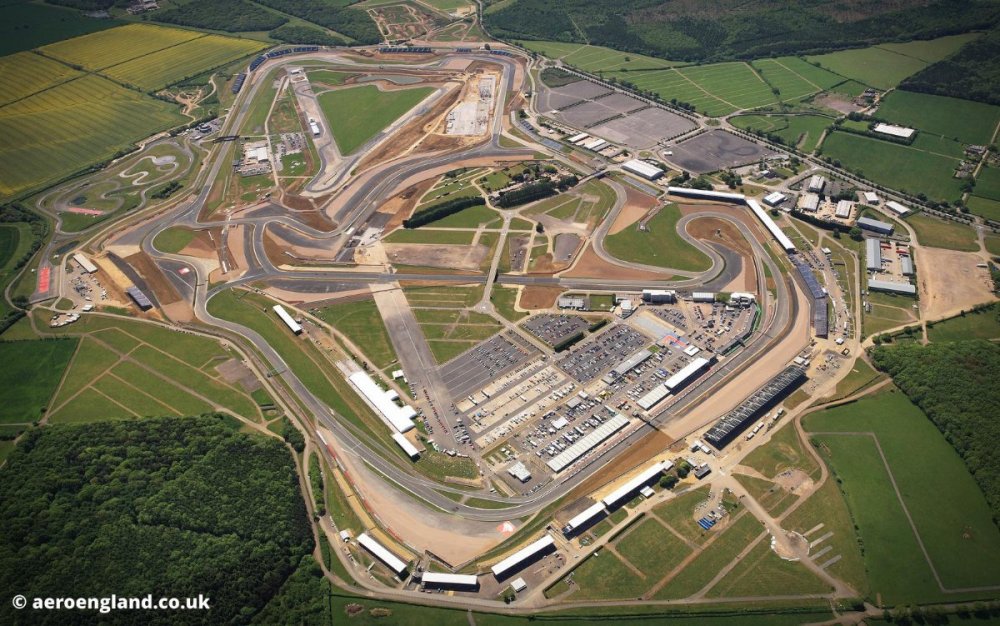 Silverstone_Race_Circuit_eb16951_uxga.jpeg