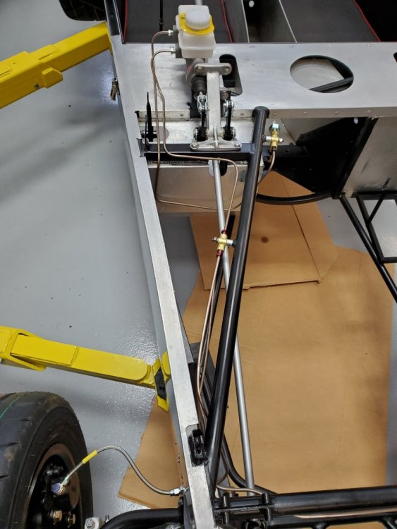 Brake lines in 1.jpg