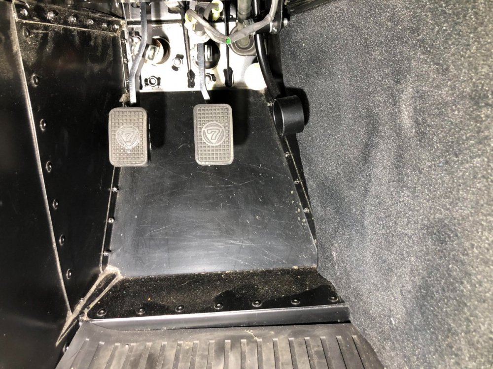 Caterham R400 S3, Dedion rr (2).jpg