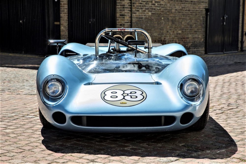 1965 lola t70 spyder mk II 1966 A J Foyt's car #83 (15).jpg