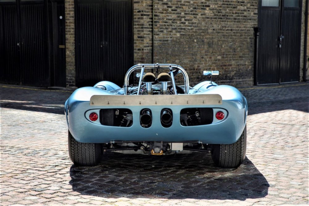 1965 lola t70 spyder mk II 1966 A J Foyt's car #83 (14).jpg