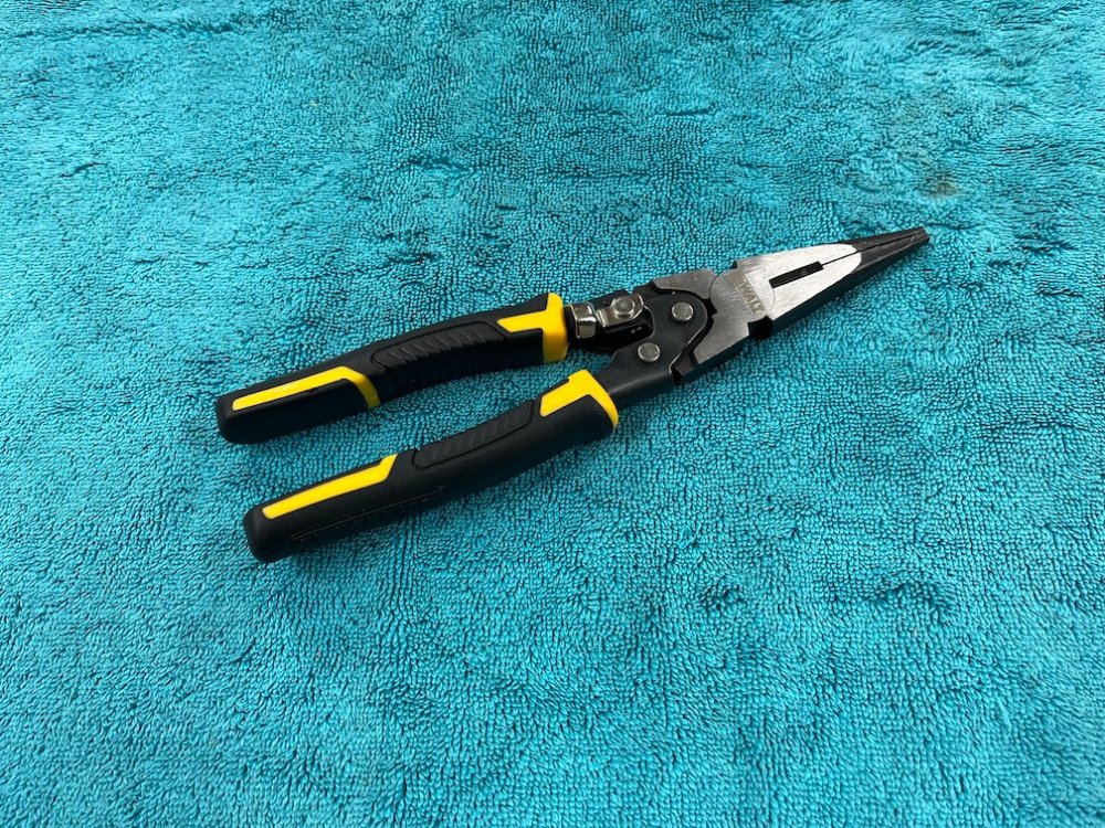 Pliers.thumb.jpeg.8813f5b7e0d2732537a87faf1da94029.jpeg