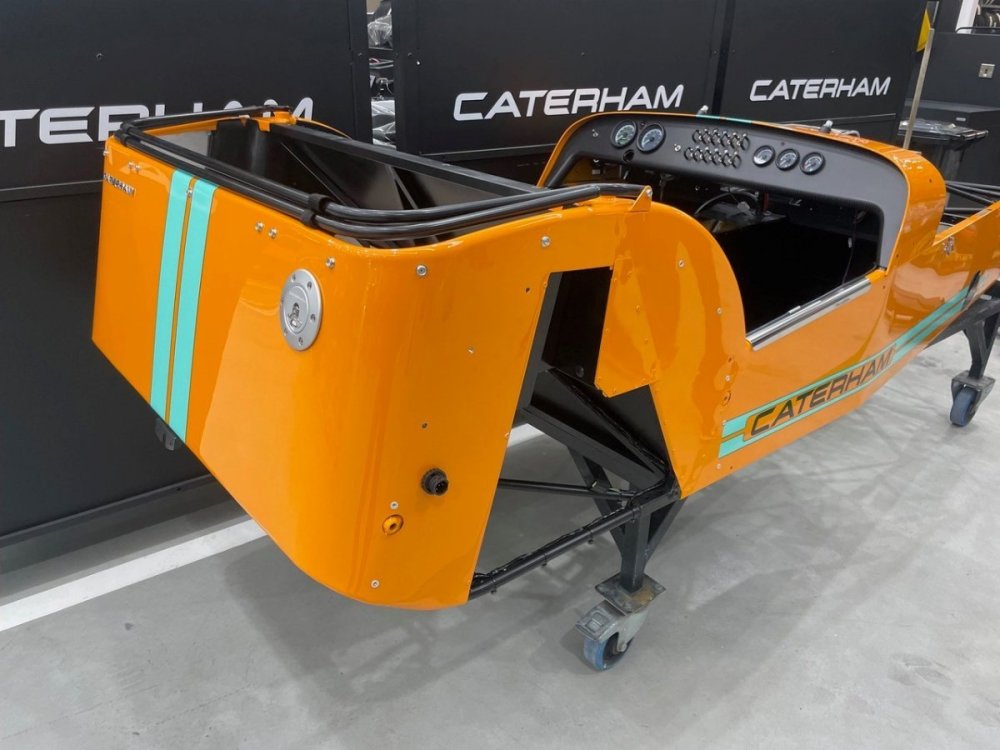 StuartCaterham2.thumb.jpg.ee9d61c55969963bcb22f111c9583261.jpg