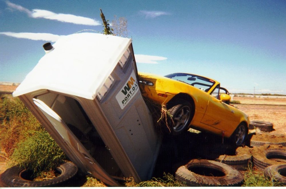 Miataintoportapotty.thumb.jpg.af69d0d049a6525bde0880c488d542b1.jpg