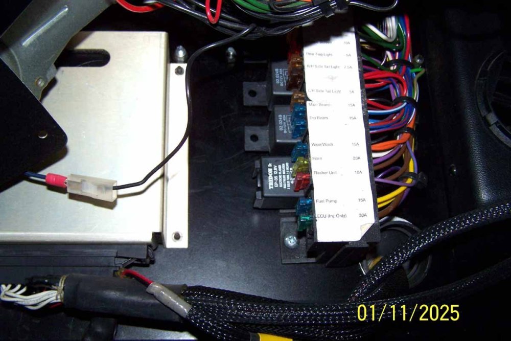 fusebox1.thumb.jpg.f6427dff9b0a74767249ea431ace9490.jpg