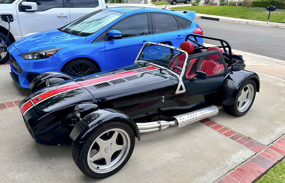 Caterham ENS with Focus RS.jpg