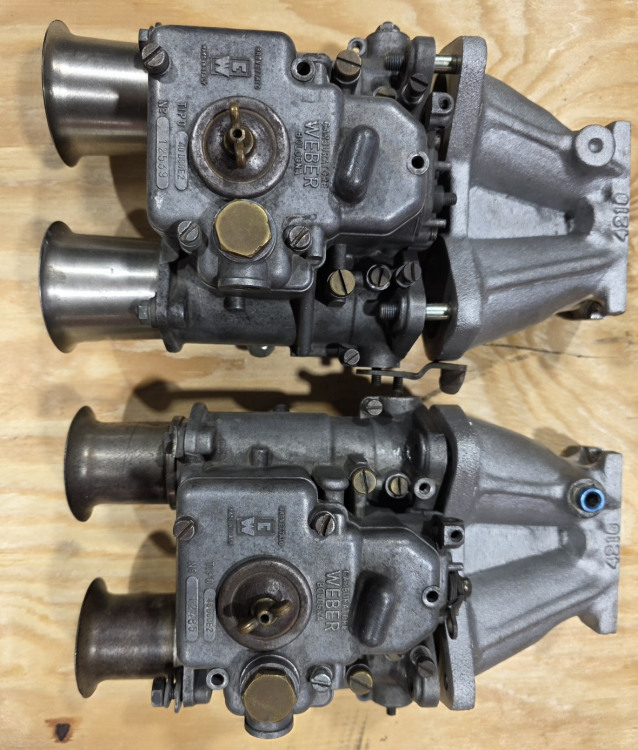 Lotus 7 noncrossflow manifold with 40 webers.jpg